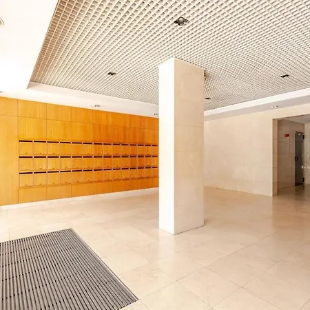 דירה Wonderful - Free Parking - Cabo Ruivo 34636al